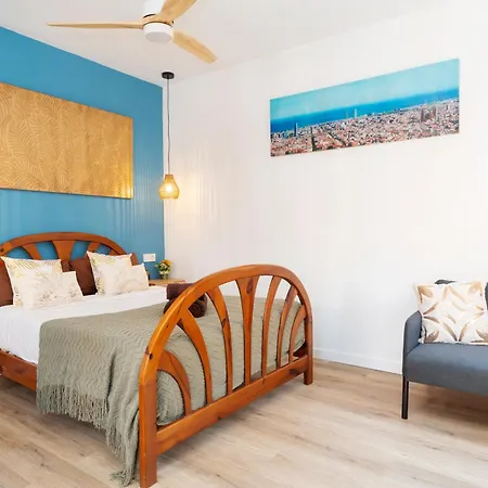 Renovated - Balcony - 10' Walk - Bcn 25' Train * Sant Adria de Besos