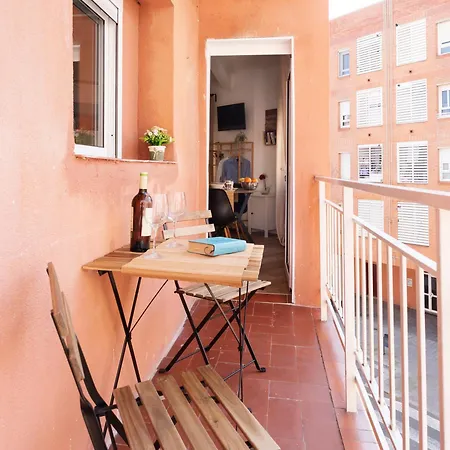 Apartamento Renovated - Balcony - 10' Walk - Bcn 25' Train